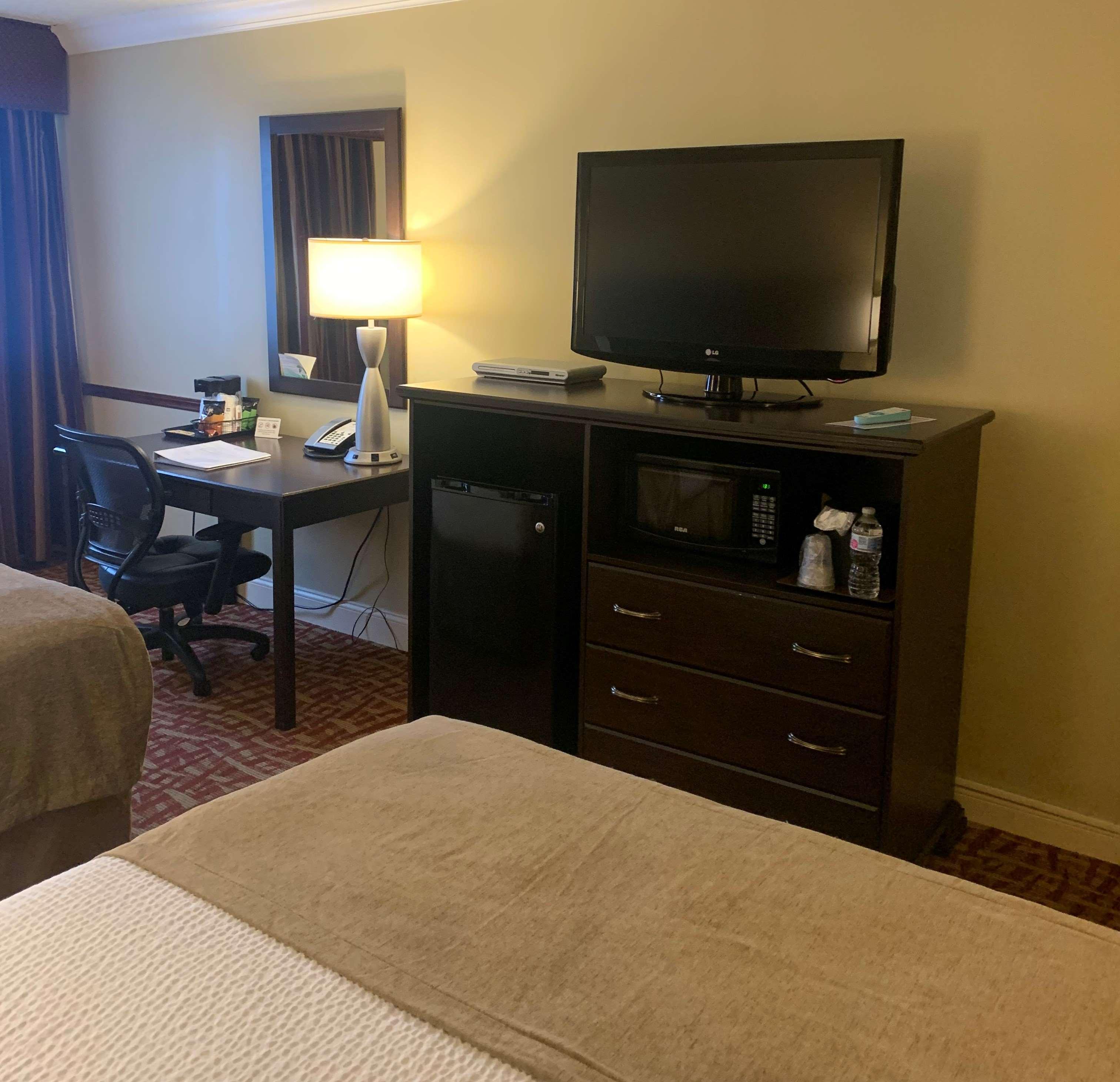 Best Western Plus Wilkes Barre Center City Exterior photo