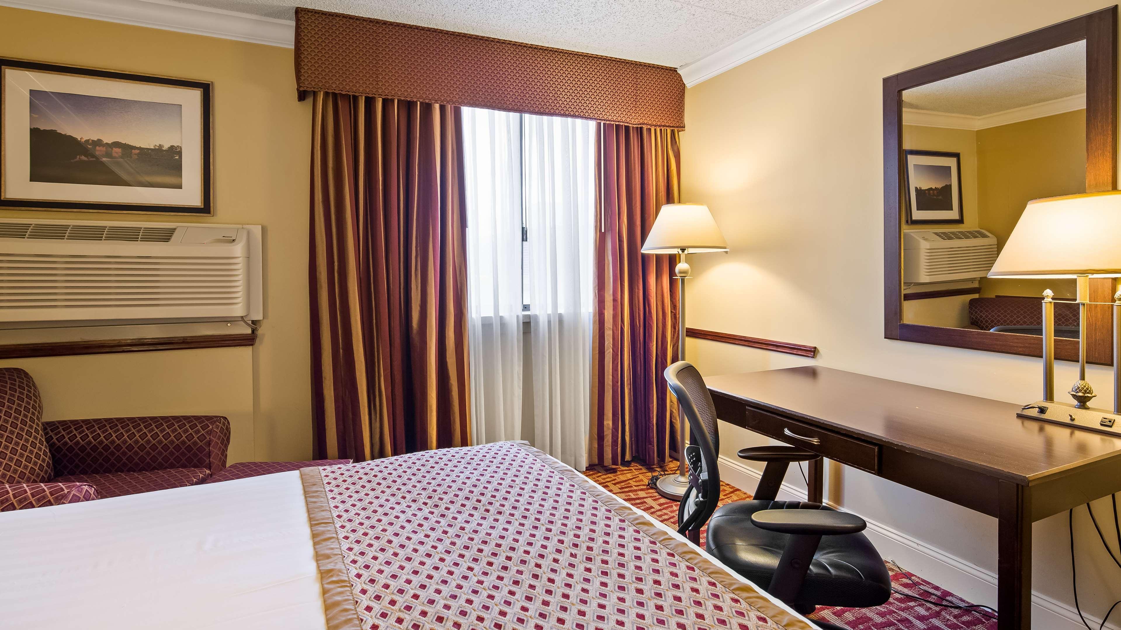 Best Western Plus Wilkes Barre Center City Exterior photo