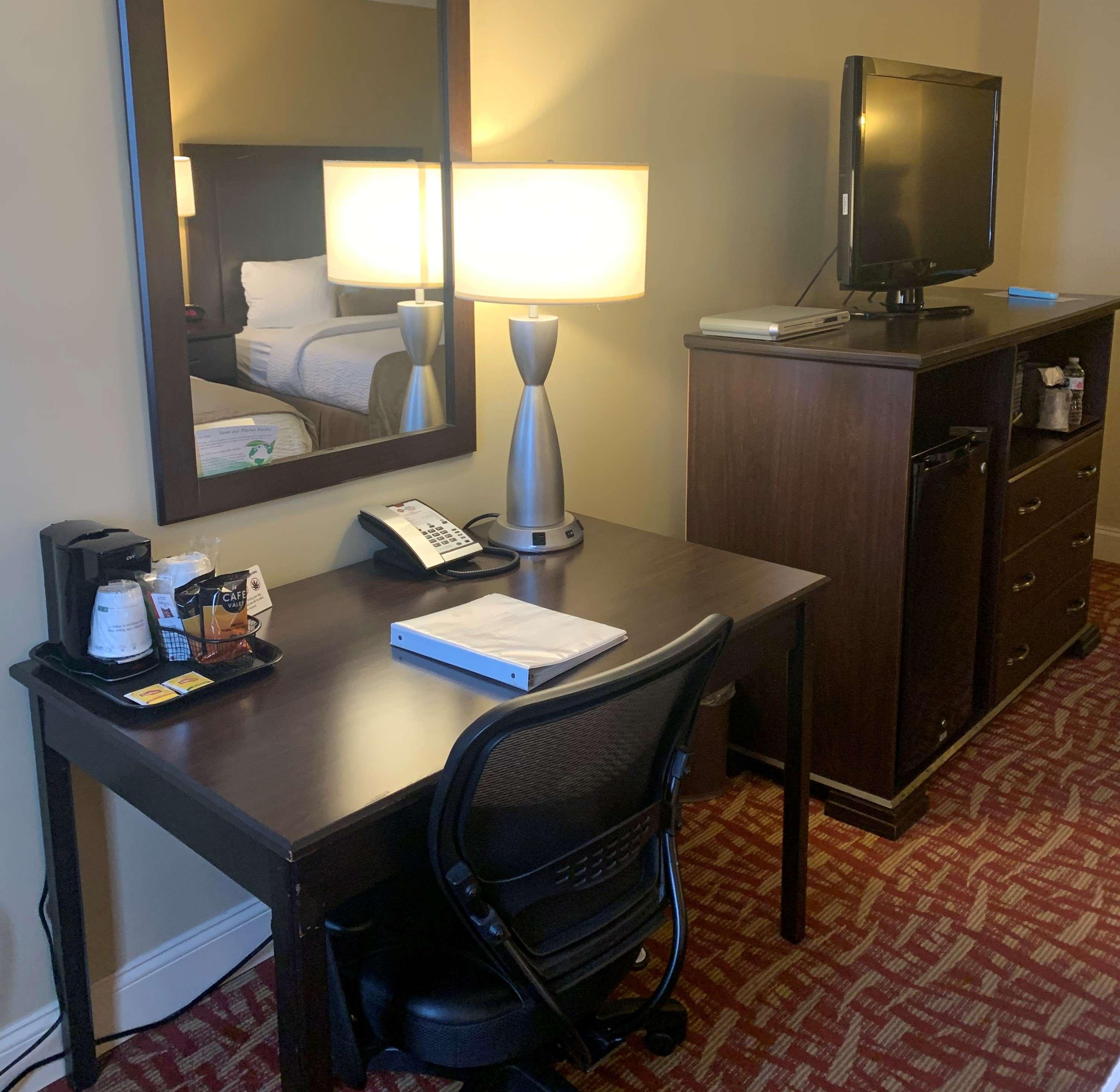 Best Western Plus Wilkes Barre Center City Exterior photo