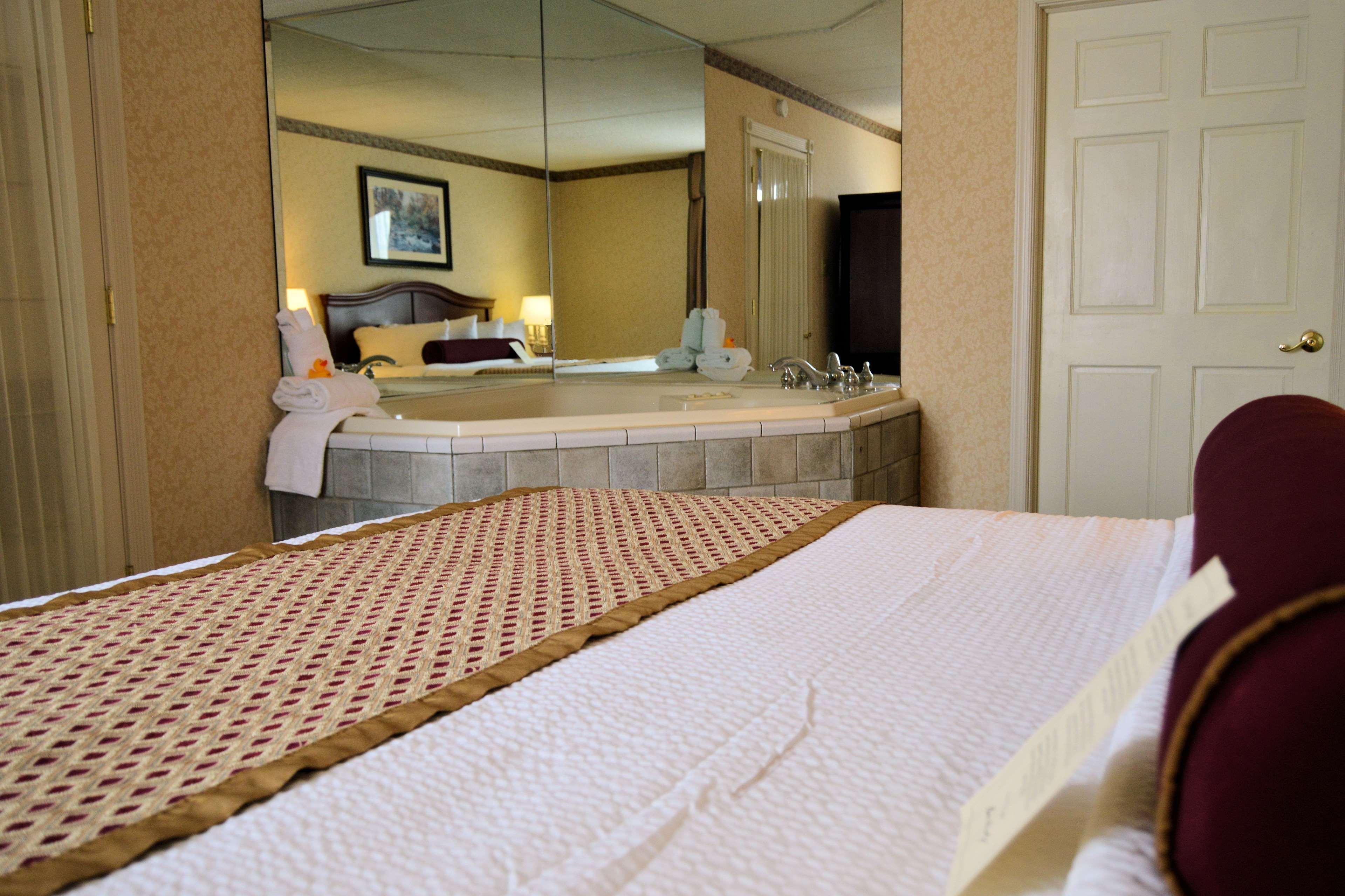 Best Western Plus Wilkes Barre Center City Exterior photo